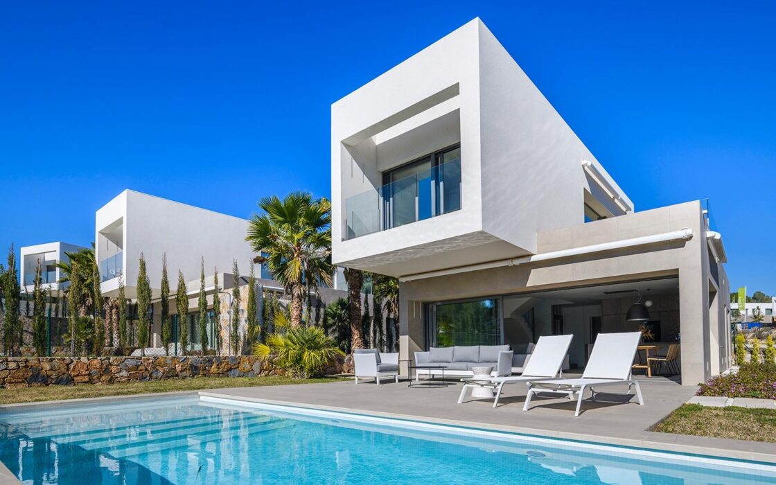 Вилла в San Miguel de Salinas з приватним басейном 134 кв.м.