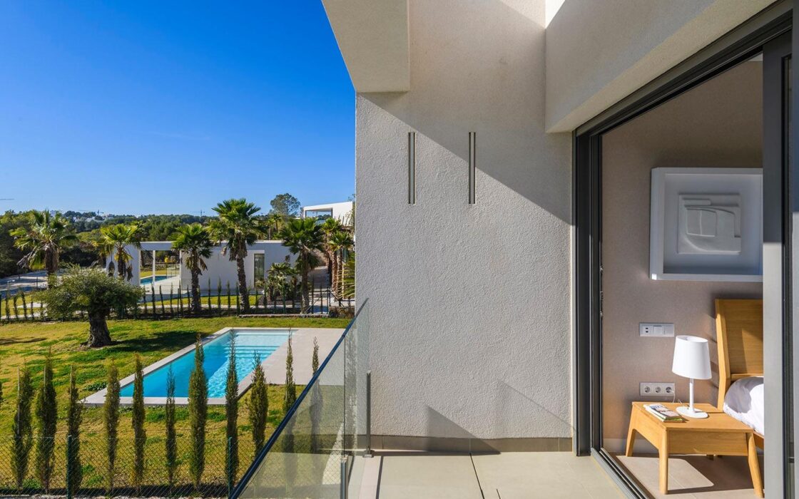 Вилла в San Miguel de Salinas з приватним басейном 134 кв.м.