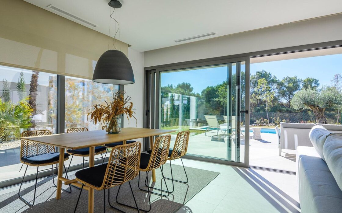 Вилла в San Miguel de Salinas з приватним басейном 134 кв.м.