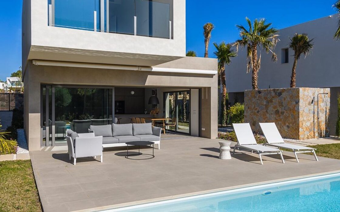 Вилла в San Miguel de Salinas з приватним басейном 134 кв.м.