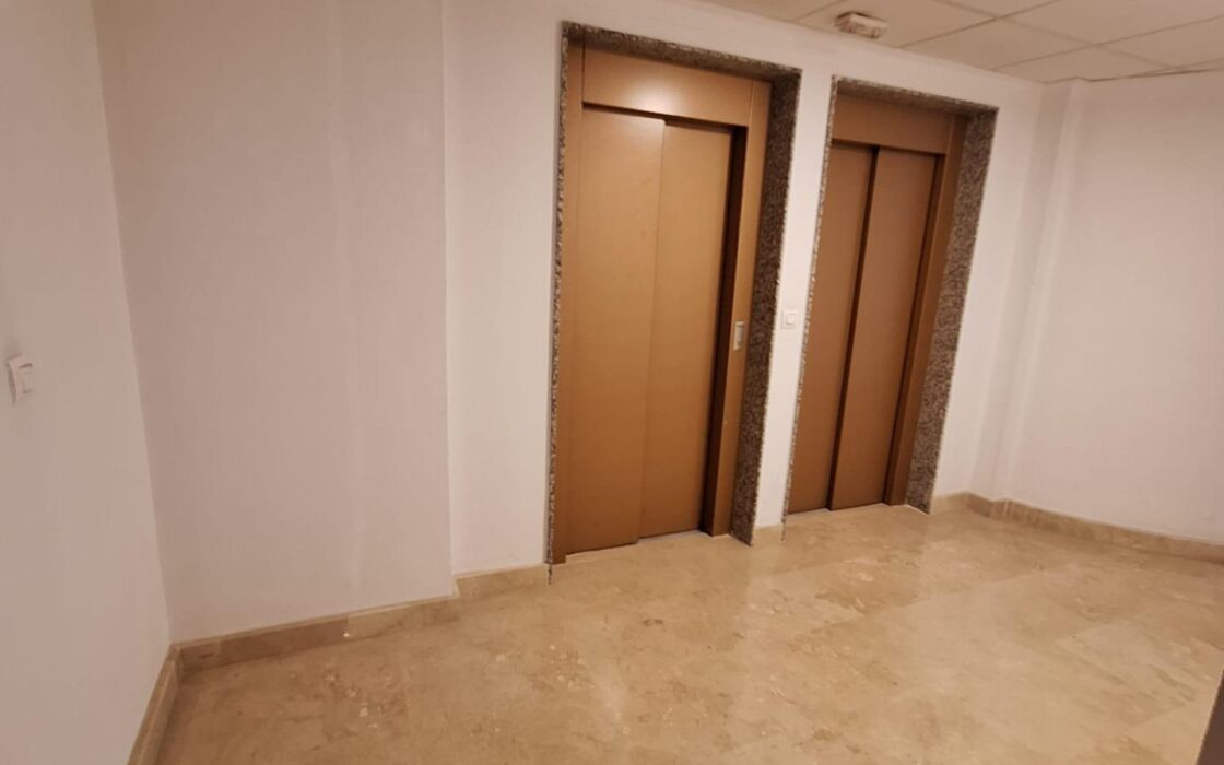 Апартаменты в Торревьехе 130 кв.м с террасой у моря