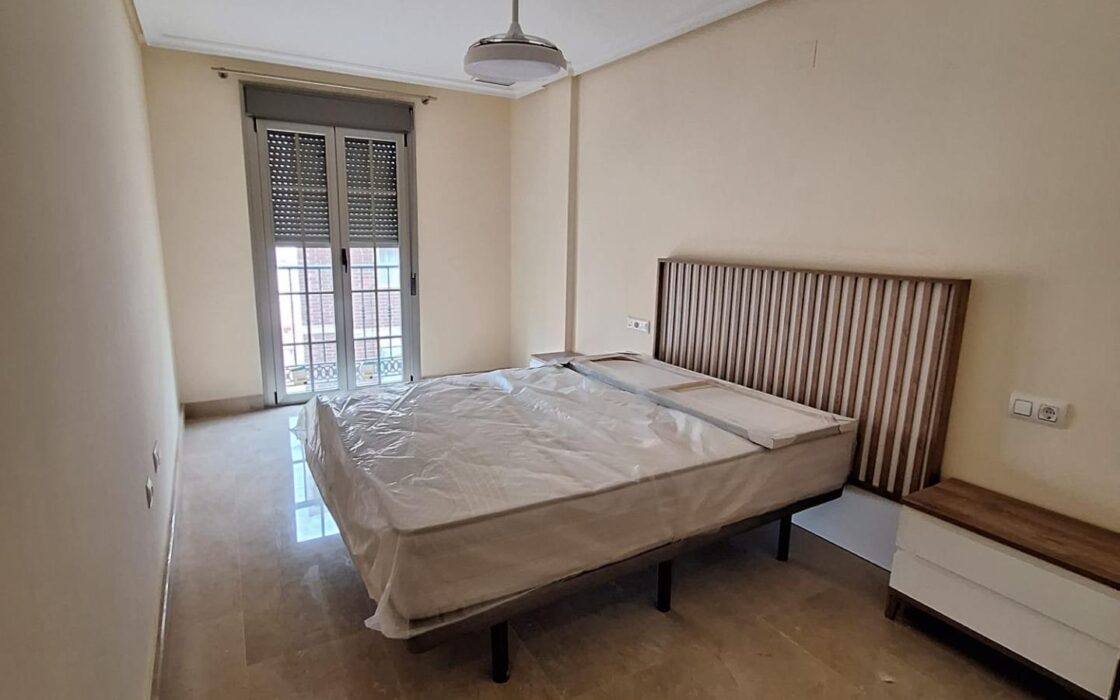 Апартаменты в Торревьехе 130 кв.м с террасой у моря