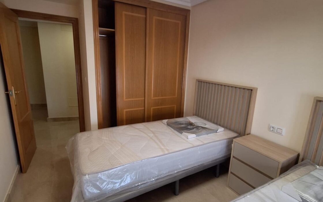 Апартаменты в Торревьехе 130 кв.м с террасой у моря