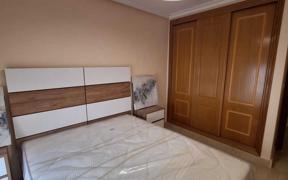 Апартаменты в Торревьехе 130 кв.м с террасой у моря