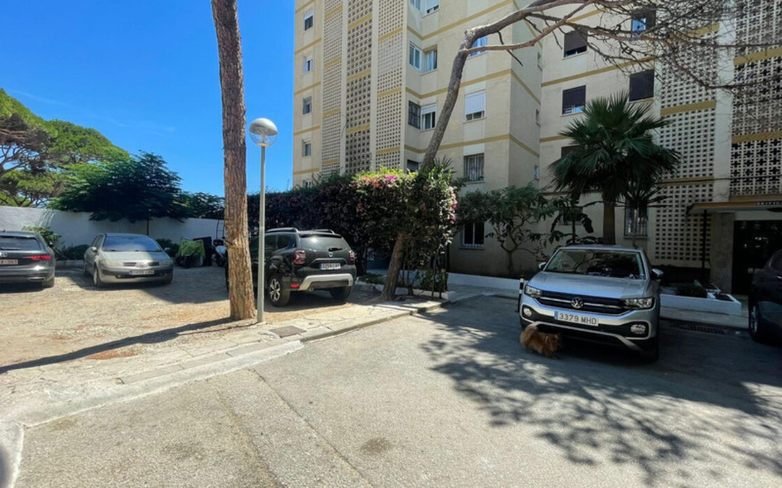 Квартира с террасой у моря в Калахонде, 90 кв.м, 3 комнаты