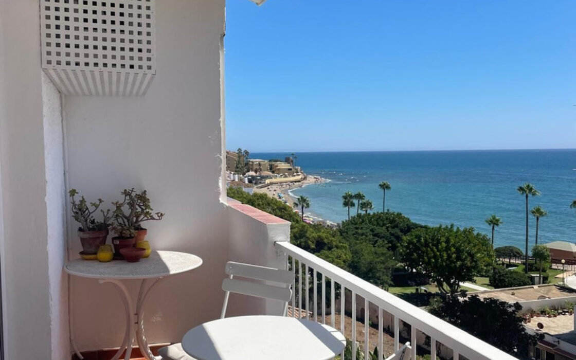 Квартира с террасой у моря в Калахонде, 90 кв.м, 3 комнаты