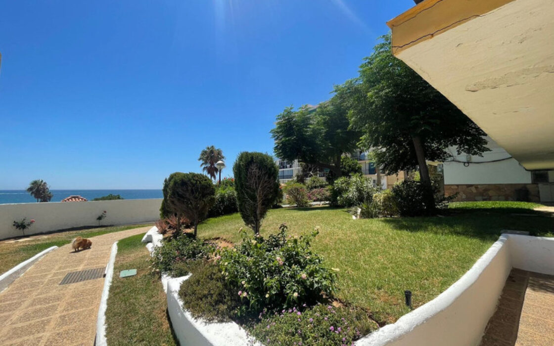 Квартира с террасой у моря в Калахонде, 90 кв.м, 3 комнаты