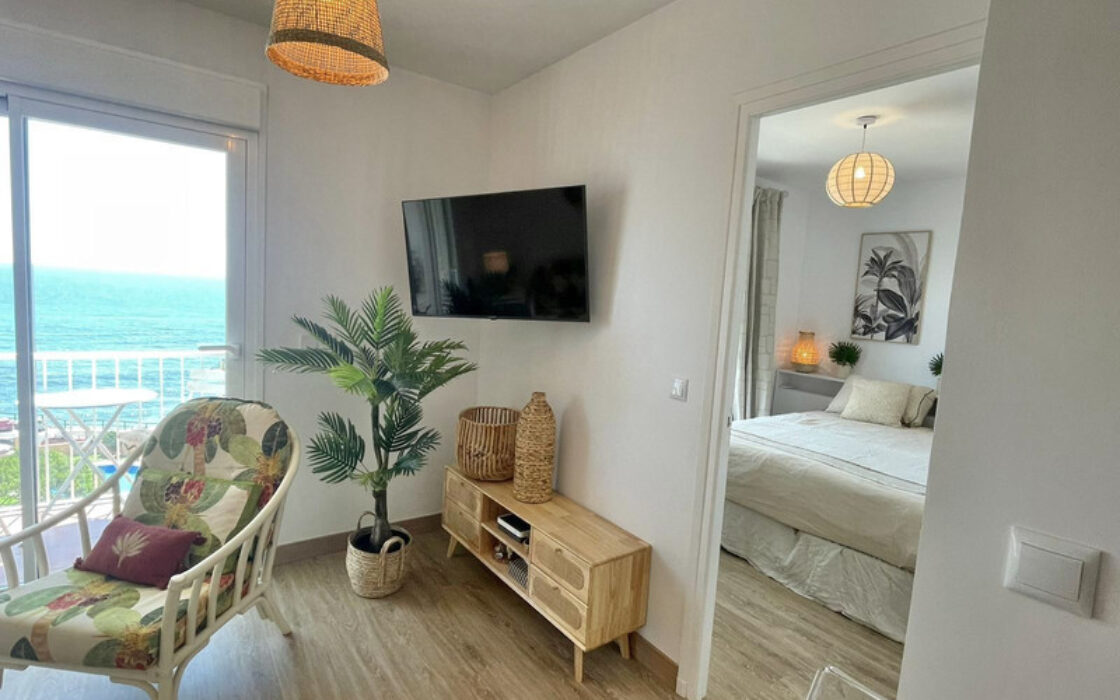 Квартира с террасой у моря в Калахонде, 90 кв.м, 3 комнаты