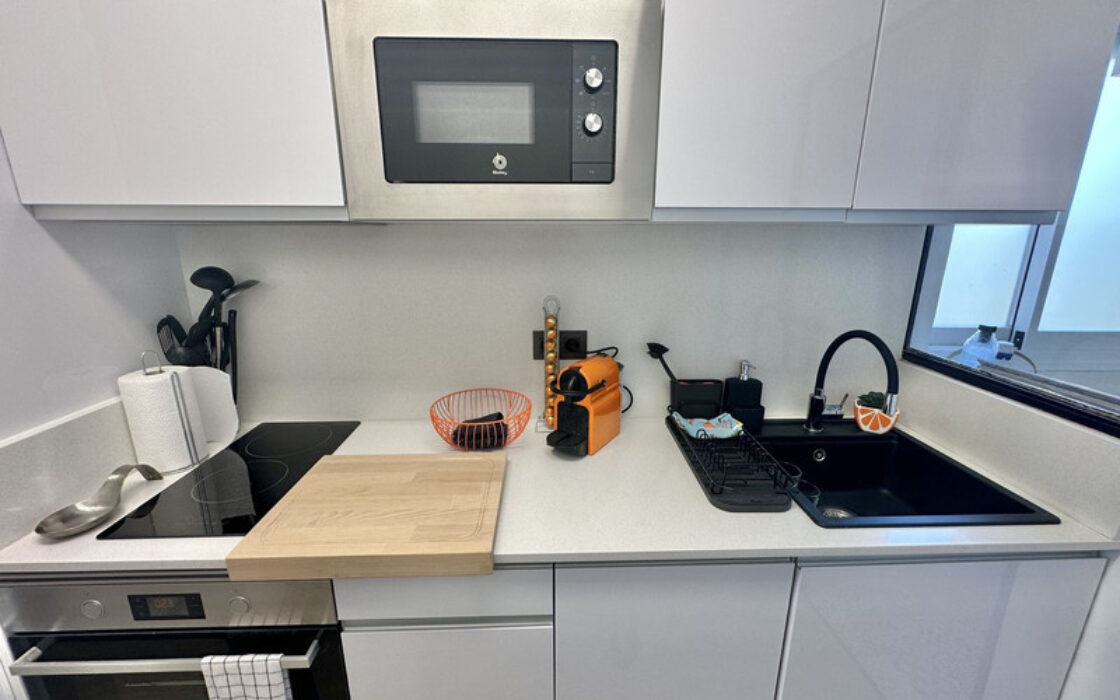 Квартира с террасой у моря в Калахонде, 90 кв.м, 3 комнаты