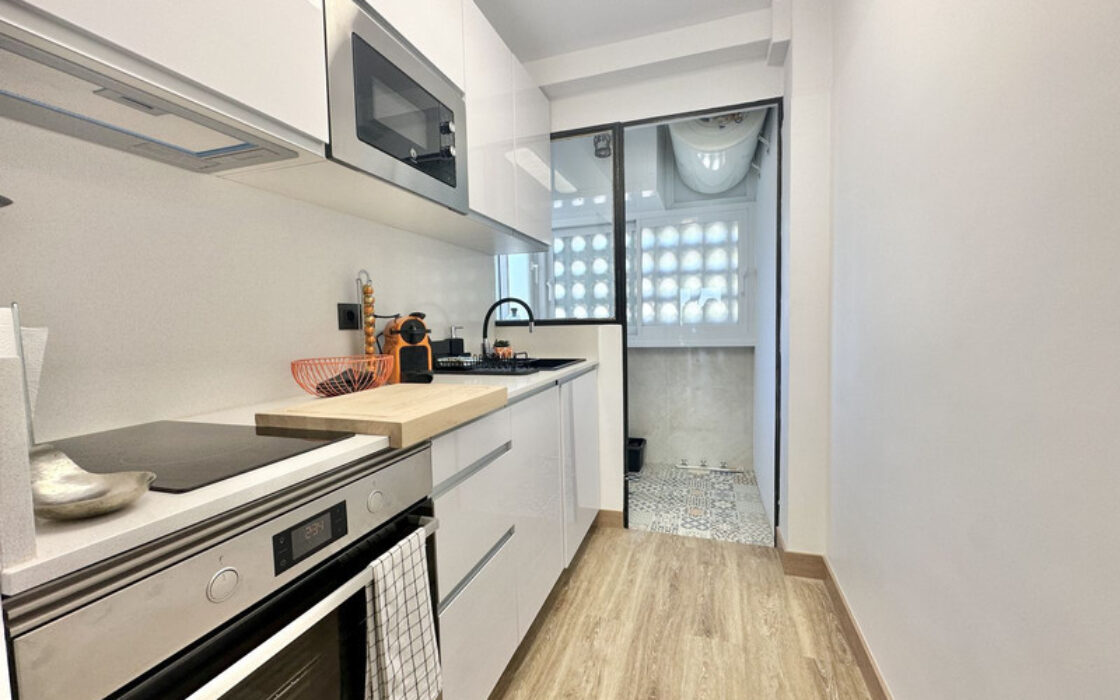 Квартира с террасой у моря в Калахонде, 90 кв.м, 3 комнаты