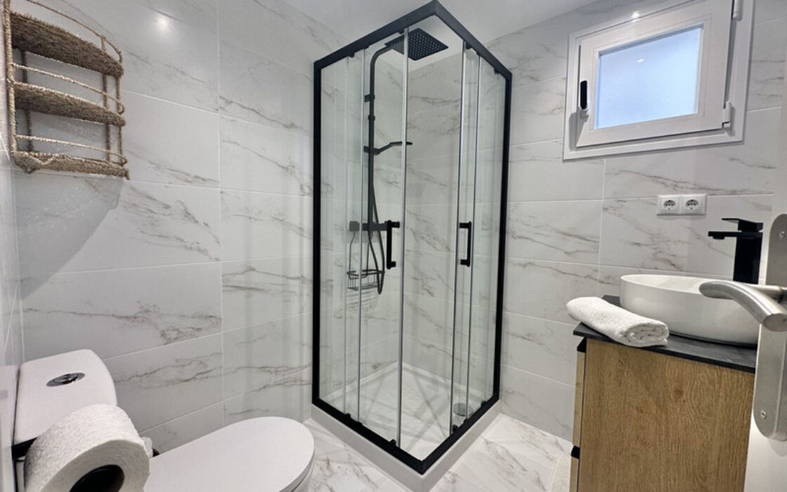 Квартира с террасой у моря в Калахонде, 90 кв.м, 3 комнаты