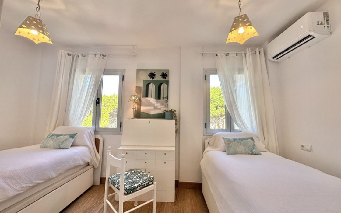 Квартира с террасой у моря в Калахонде, 90 кв.м, 3 комнаты