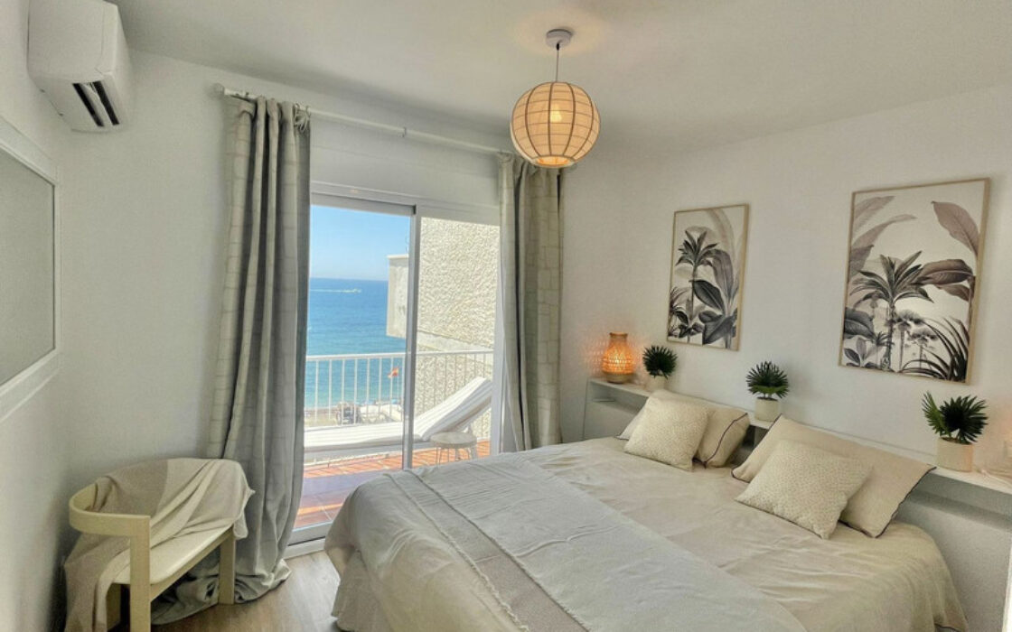 Квартира с террасой у моря в Калахонде, 90 кв.м, 3 комнаты