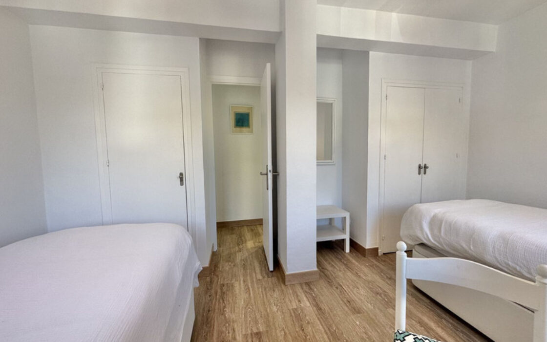 Квартира с террасой у моря в Калахонде, 90 кв.м, 3 комнаты