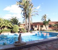 Дом в Торревьехе 380 кв.м с бассейном в 5 км от моря