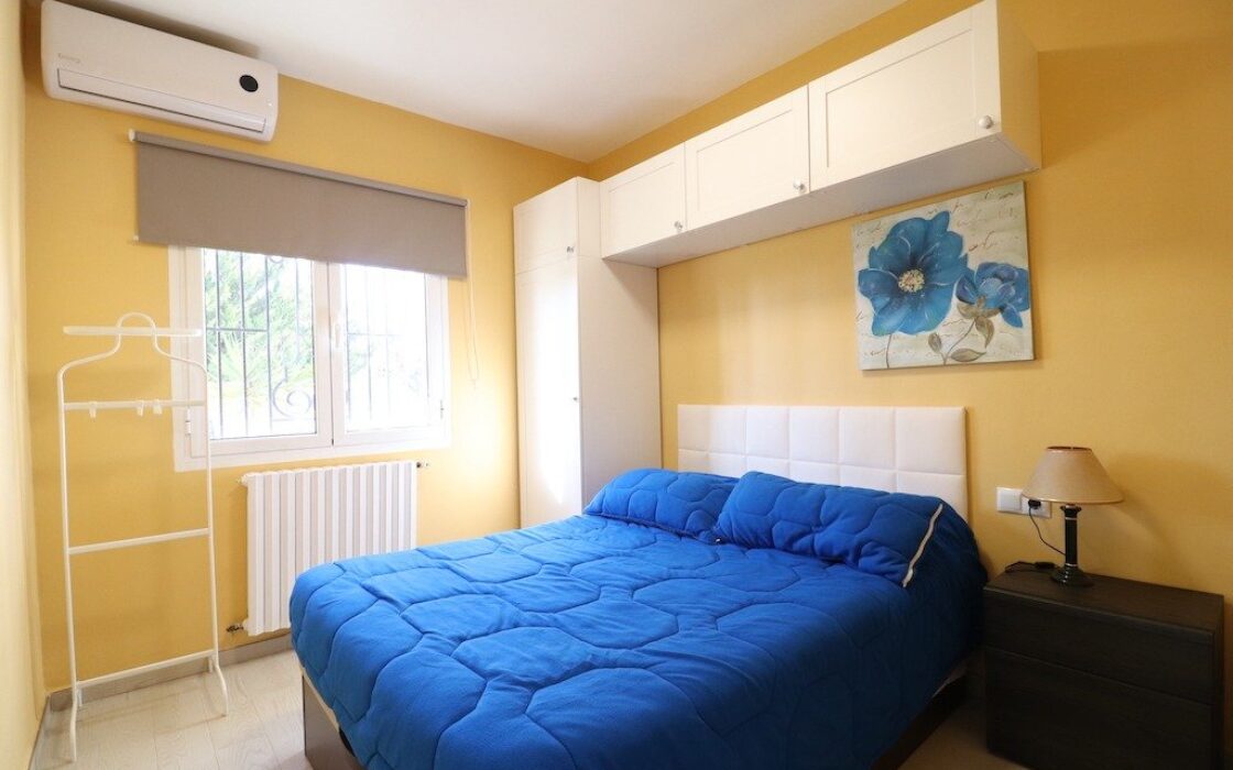 Дом в Торревьехе 380 кв.м с бассейном в 5 км от моря