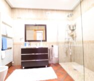 Дом в Торревьехе 380 кв.м с бассейном в 5 км от моря