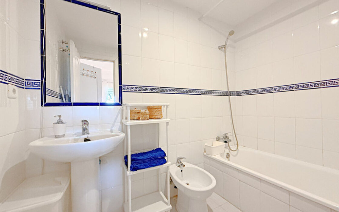 Квартира з терасою та видом у Касаресі 2 спальні 70 кв.м