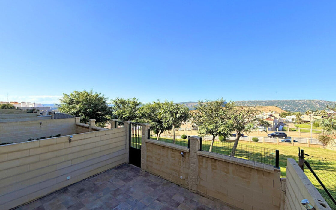 Квартира з терасою та видом у Касаресі 2 спальні 70 кв.м