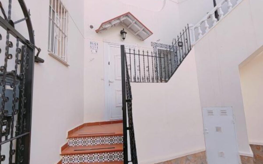 Апартаменты в San Miguel de Salinas 38 кв.м с террасой