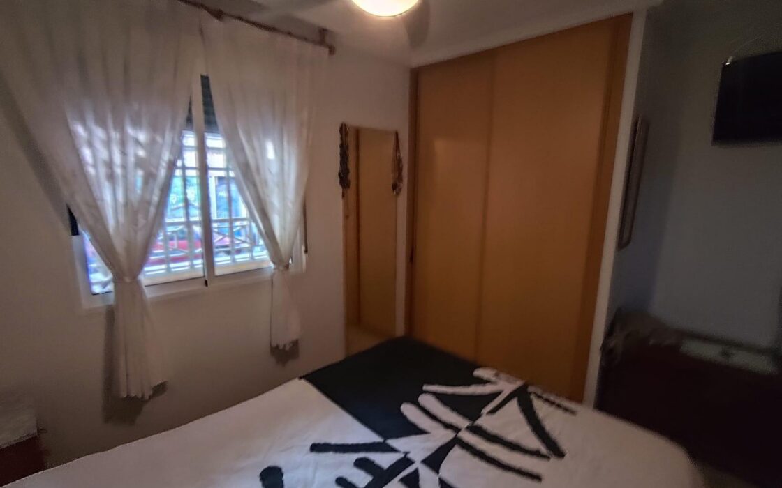 Апартаменты в Торревьехе 107 кв.м у моря с террасой