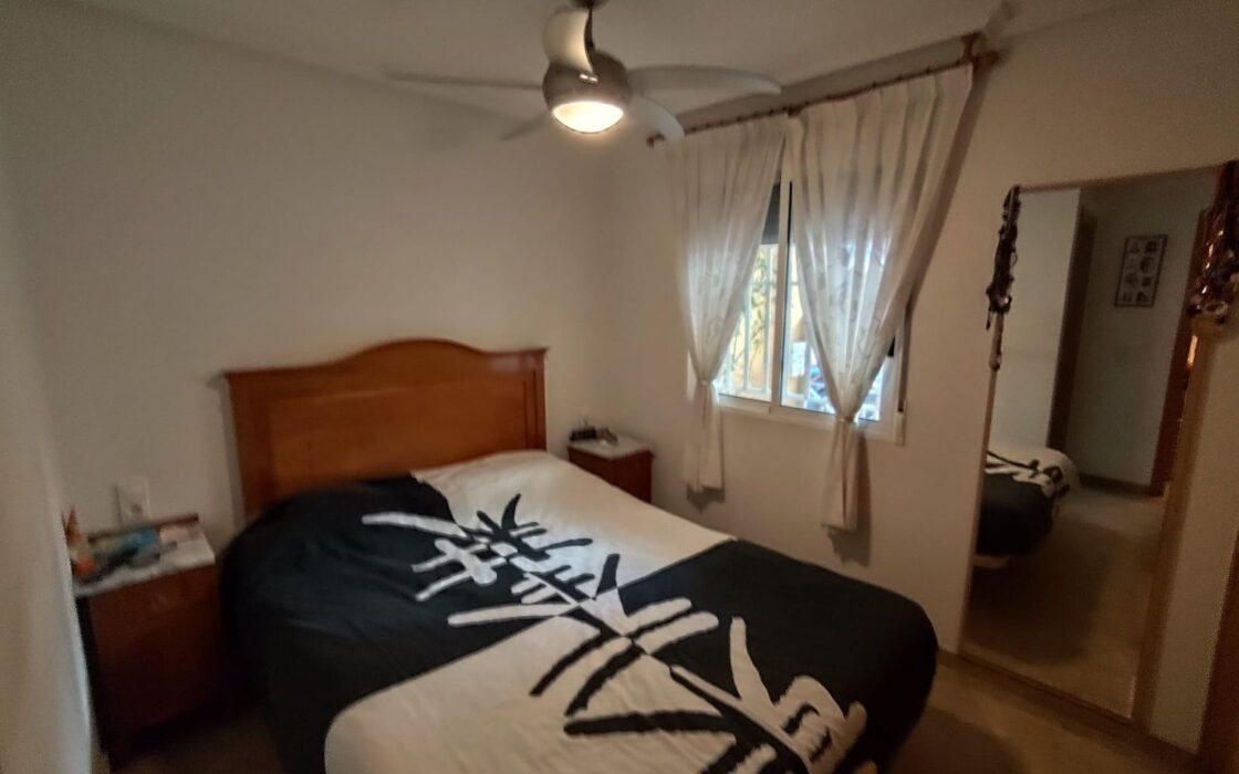 Апартаменты в Торревьехе 107 кв.м у моря с террасой