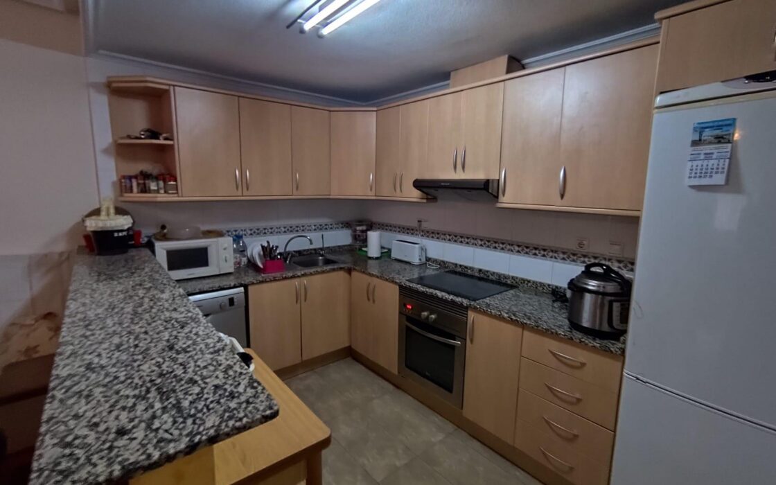 Апартаменты в Торревьехе 107 кв.м у моря с террасой