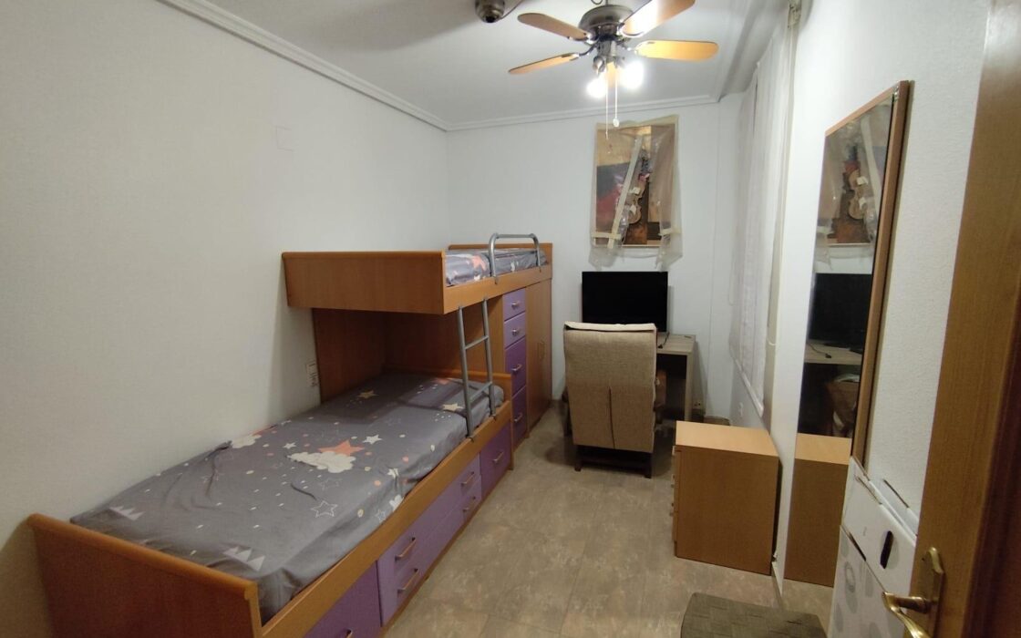 Апартаменты в Торревьехе 107 кв.м у моря с террасой