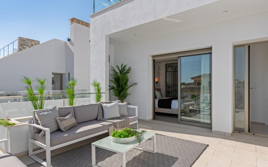 Вілла в Лос-Алькасаресі 167 кв.м біля моря з солярієм