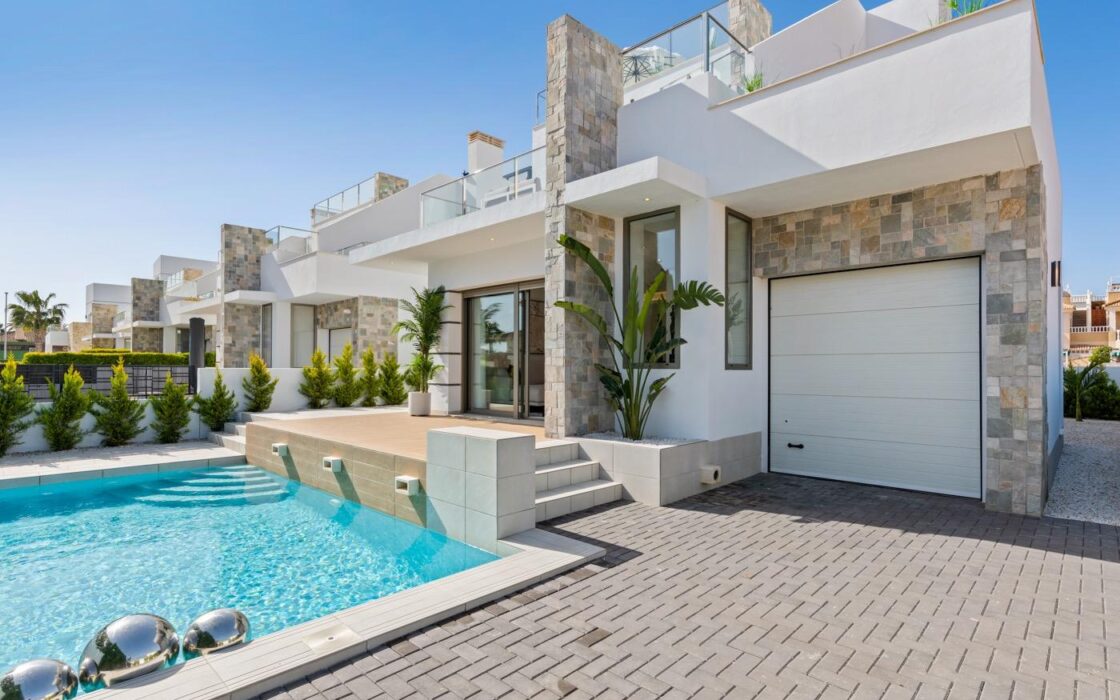 Вілла в Лос-Алькасаресі 167 кв.м біля моря з солярієм