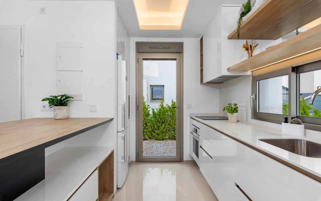 Вілла в Лос-Алькасаресі 167 кв.м біля моря з солярієм