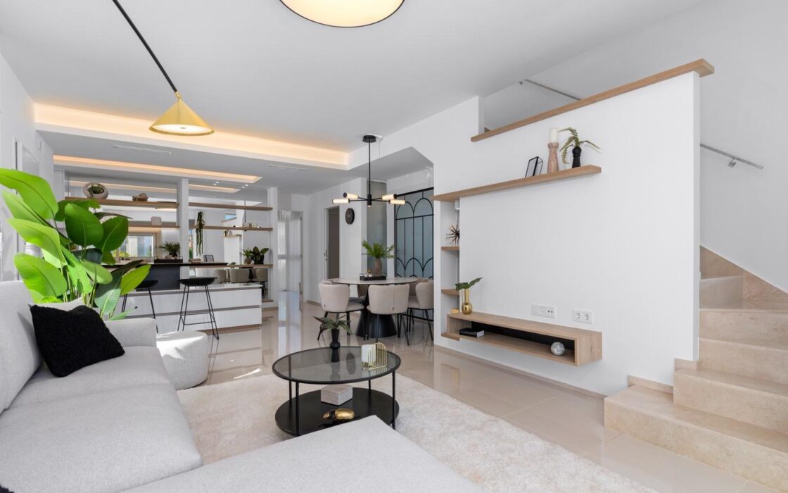 Вілла в Лос-Алькасаресі 167 кв.м біля моря з солярієм