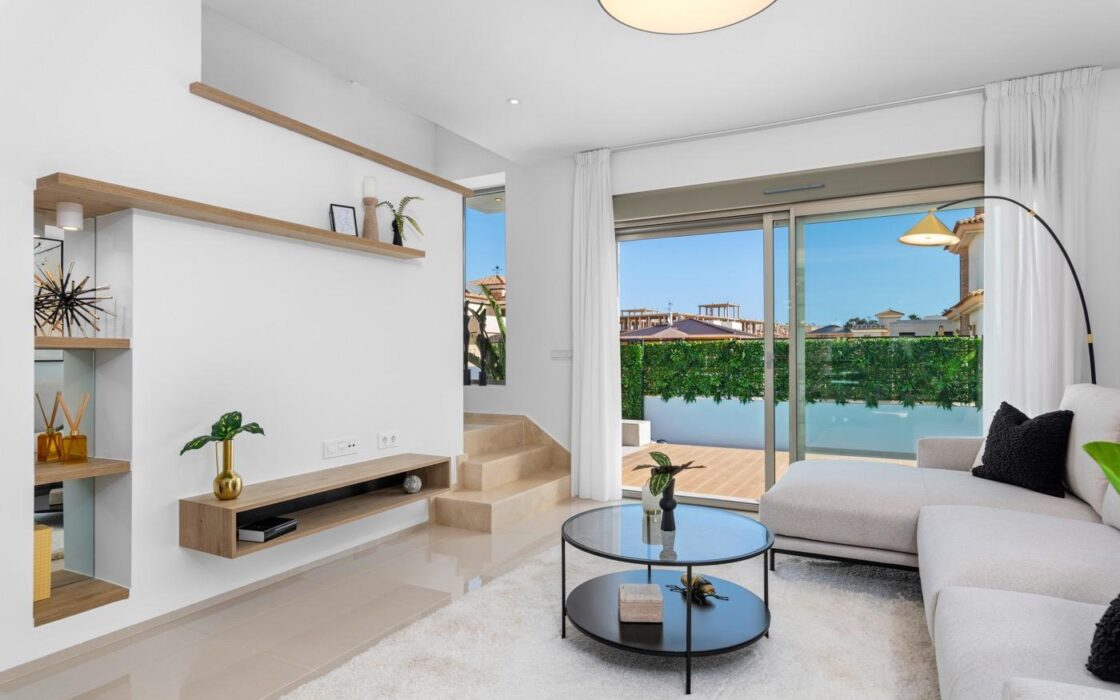 Вілла в Лос-Алькасаресі 167 кв.м біля моря з солярієм