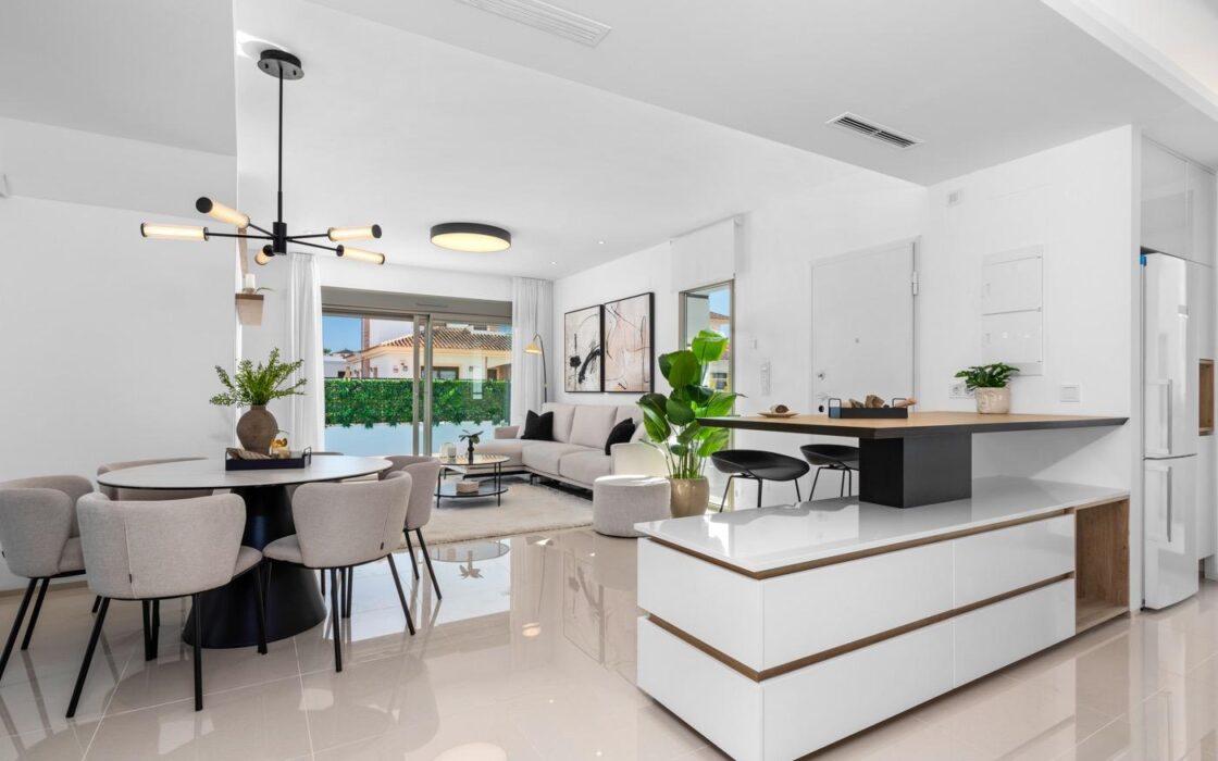 Вілла в Лос-Алькасаресі 167 кв.м біля моря з солярієм