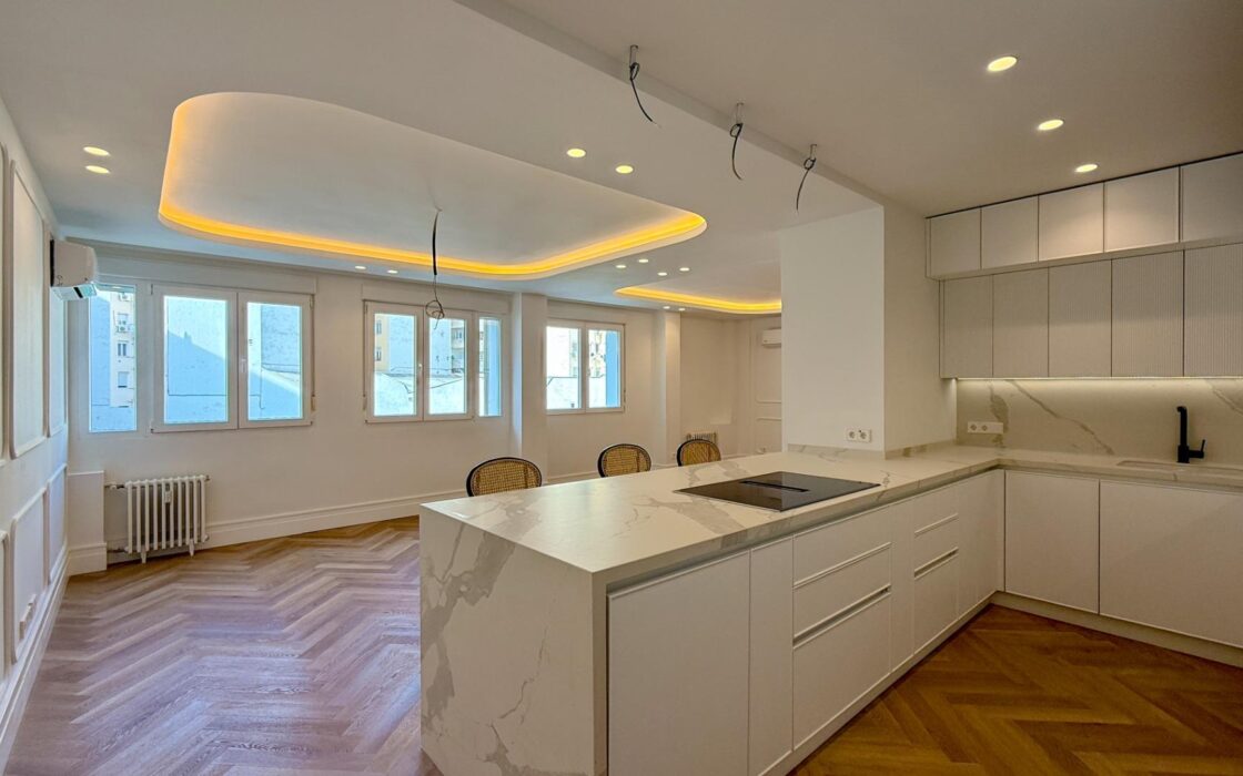 Апартаменты 137 кв.м в Мадриде с 4 комнатами и лифтом