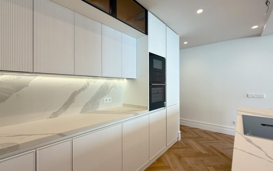 Апартаменты 137 кв.м в Мадриде с 4 комнатами и лифтом