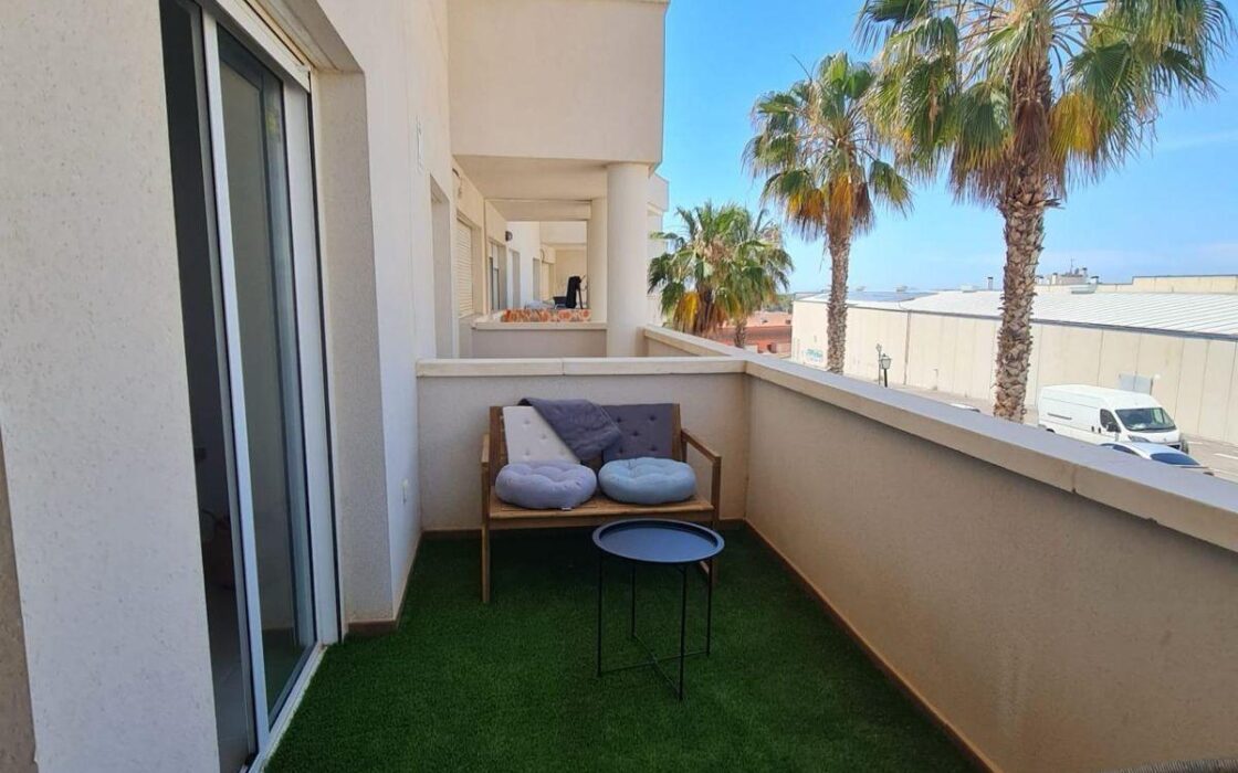 Апартаменты в Ориуэла Коста с террасой 85 кв.м 3 комнаты