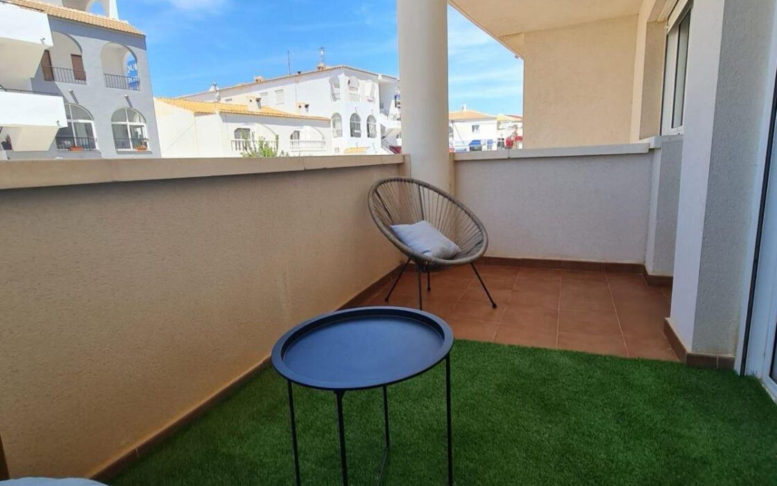 Апартаменты в Ориуэла Коста с террасой 85 кв.м 3 комнаты