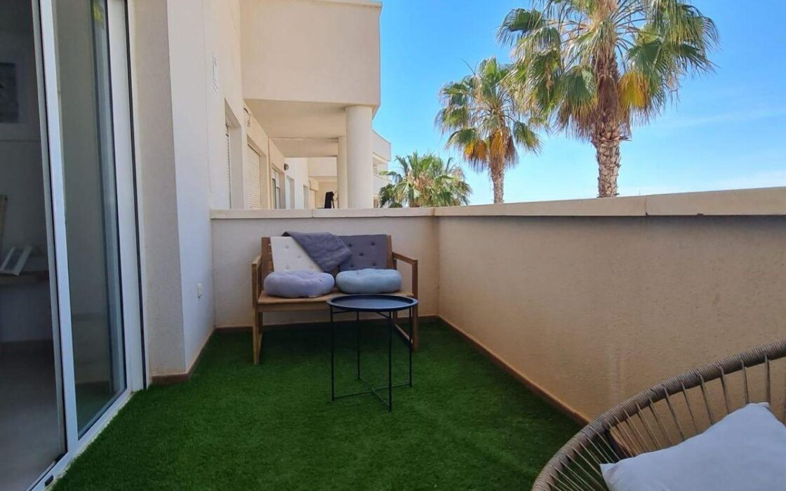 Апартаменты в Ориуэла Коста с террасой 85 кв.м 3 комнаты