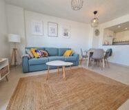 Апартаменты в Ориуэла Коста с террасой 85 кв.м 3 комнаты