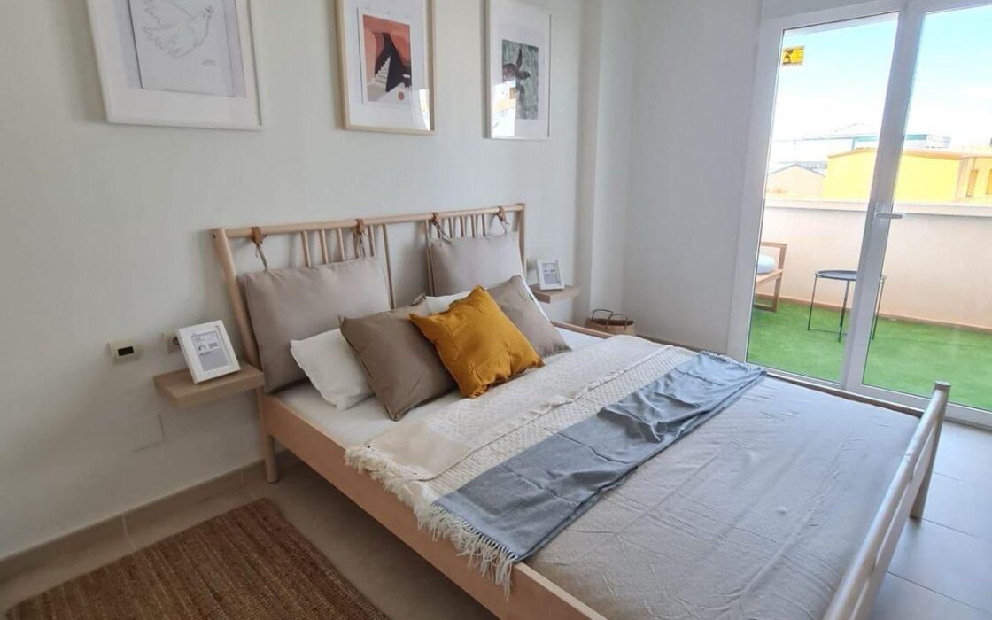 Апартаменты в Ориуэла Коста с террасой 85 кв.м 3 комнаты