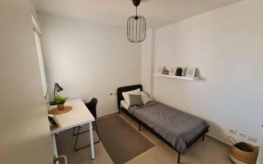 Апартаменты в Ориуэла Коста с террасой 85 кв.м 3 комнаты