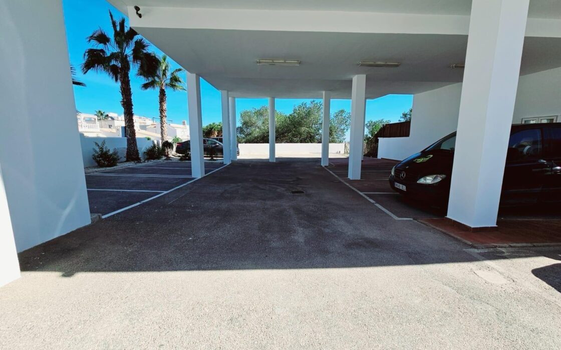 Апартаменты в Ориуэла Коста с террасой 85 кв.м 3 комнаты