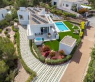 Вилла в San Miguel de Salinas з терасою та басейном 273 кв.м.