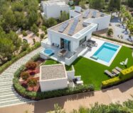 Вилла в San Miguel de Salinas з терасою та басейном 273 кв.м.