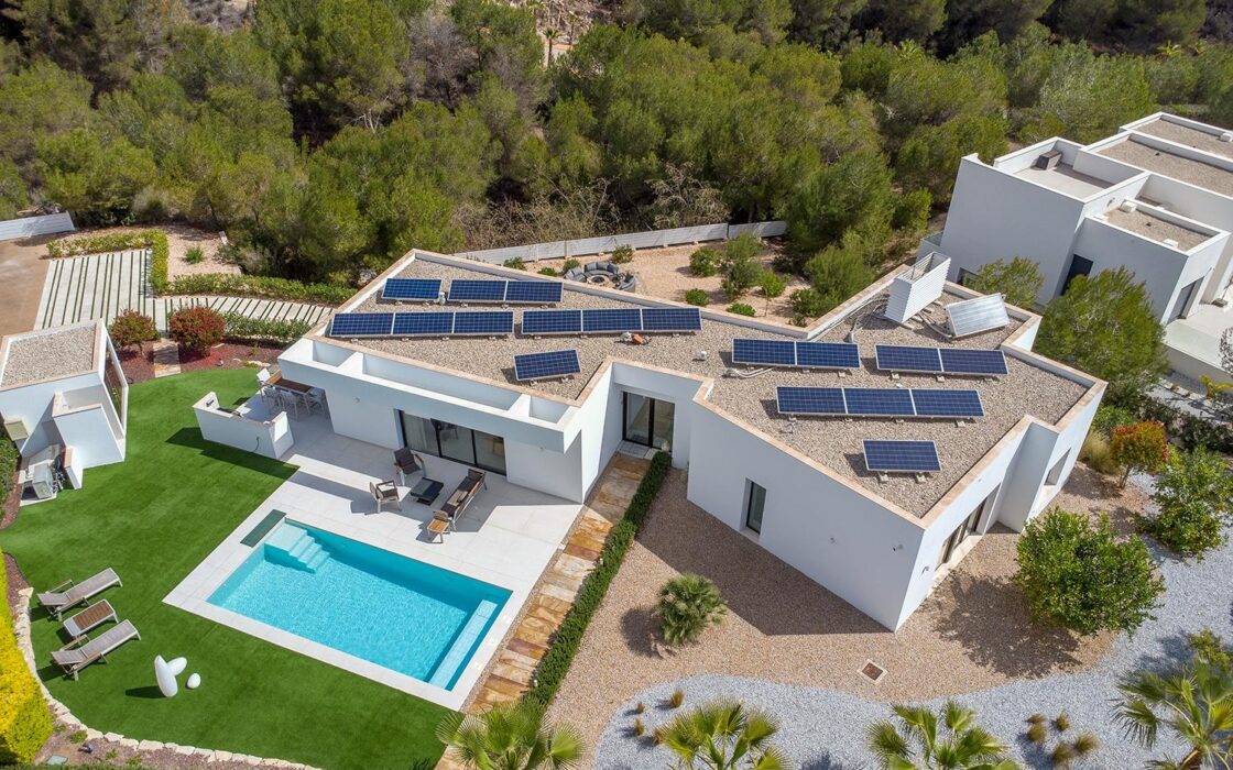 Вилла в San Miguel de Salinas з терасою та басейном 273 кв.м.