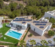 Вилла в San Miguel de Salinas з терасою та басейном 273 кв.м.