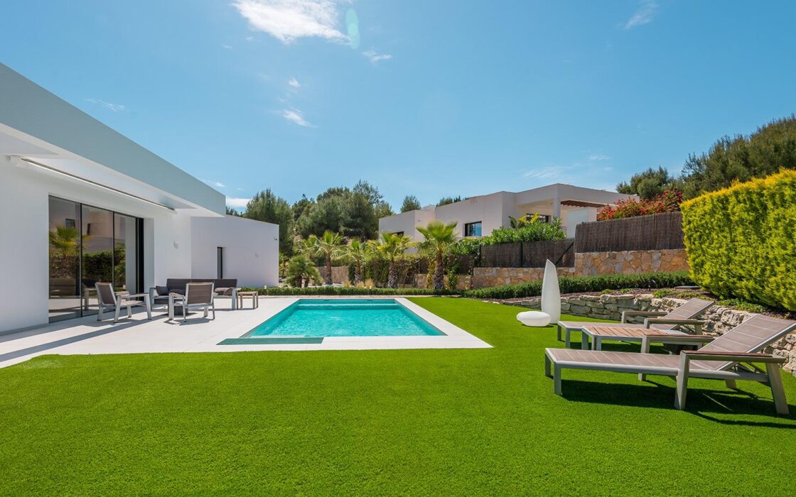 Вилла в San Miguel de Salinas з терасою та басейном 273 кв.м.