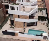 Вилла с 3 спальнями и бассейном в Ориуэла Коста 320 кв.м