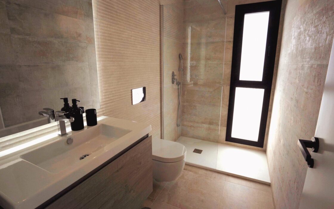 Вилла с 3 спальнями и бассейном в Ориуэла Коста 320 кв.м